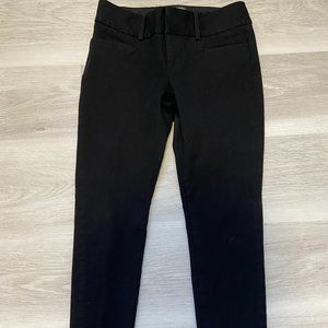 Black pants by Banana Republic in O0P